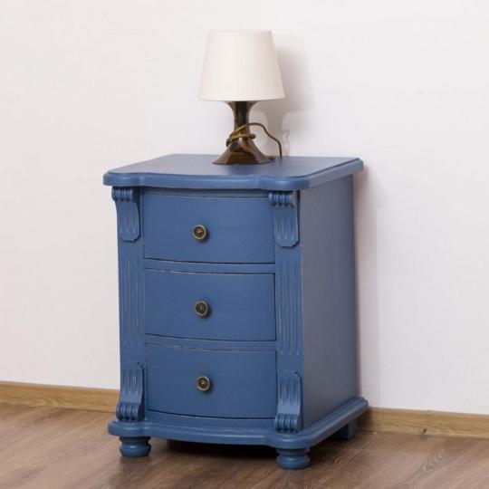 modry opotrebovany provansalsky mediteran vintage vidiecky nocny stolik masivny taliansky toskansky rustikalny provence spalnovy nabytok nabytky maly nabytok hotel sedliacky dom ubytovna lameridiana zariadenie.jpg